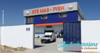 Bal de camions de livraison se relaye sans cesse à l’entrée de l’usine Mas Fish de crabes bleus Kerkennah