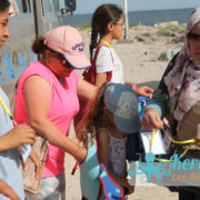 Photo 17 : Préparation à l’embarquement, gilet de sauvetage pour les plus jeunes, Départ de El Attaya, Kerkennah 2023