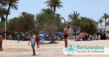 Service beach volley ball retour Tournoi de Beach volley Association Sports et Loisirs de Kerkennah